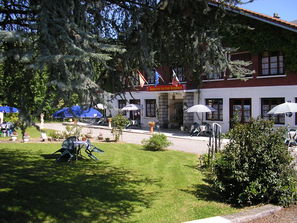 Hôtel-Restaurant des trois Seigneurs - la façade - Massat / Couserans Ariège Pyrénées